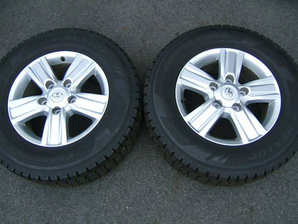 トヨタランクル200後期純正18インチアルミ+スタッドレス送料込　