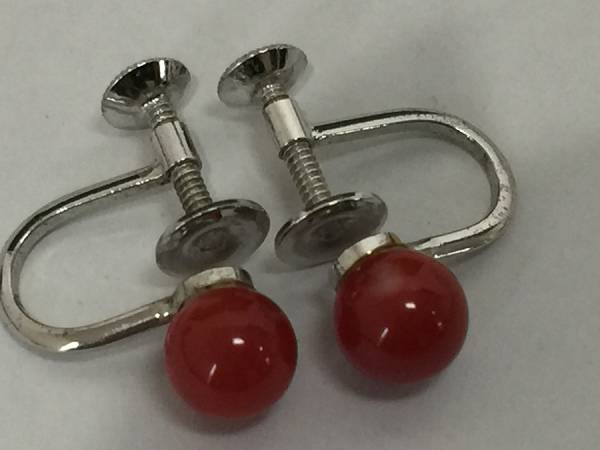 天然珊瑚　本赤サンゴ　イヤリング　シルバー　玉約6.5ｍｍ