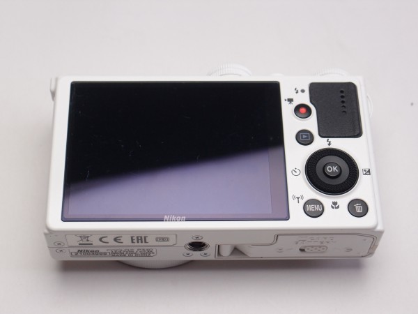 Nikon COOLPIX P340 大型1/1.8CMOS fullHD60p動画 5倍 送料無料