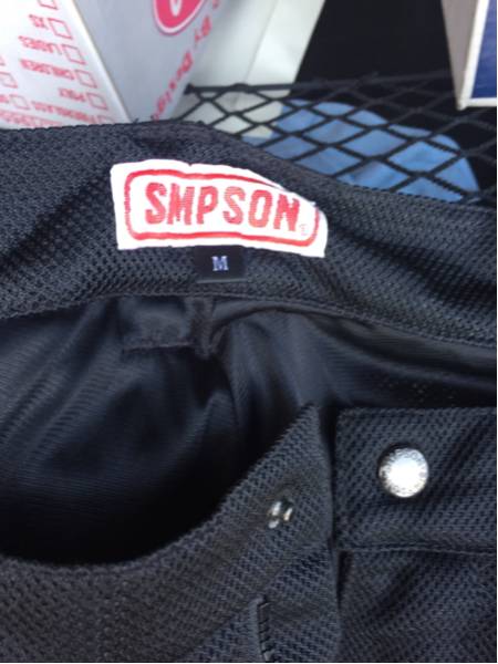 SMPSONシンプソンの夏用のズボンです