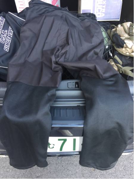 SMPSONシンプソンの夏用のズボンです