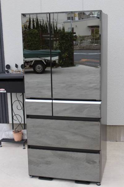 【送料無料】パナソニック 冷蔵庫 675L 2015年 微凍結 NR-F681W