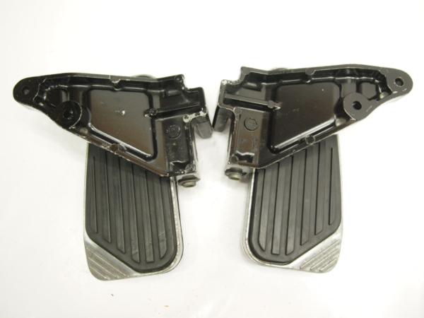 バルカン1500クラシックツアラー純正タンデムステップ左右