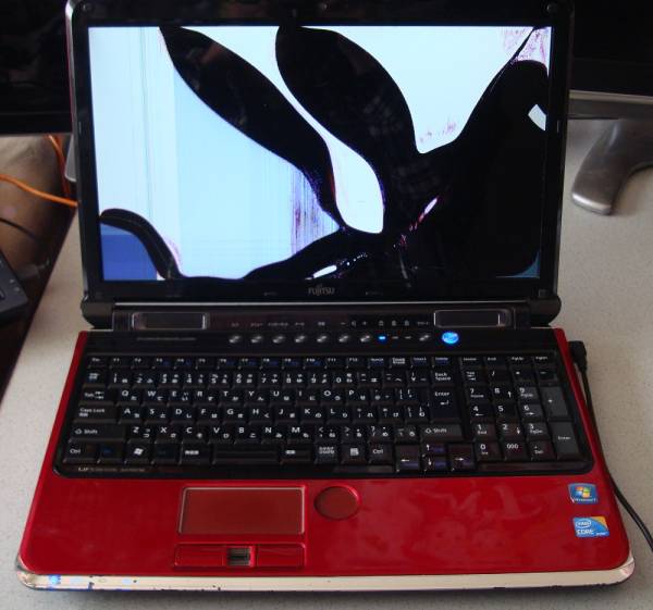 富士通 LIFEBOOK AH700/5B　ジャンク