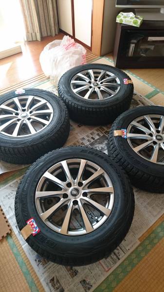 ブリジストン☆BLIZZAK☆スタッドレスタイヤ☆215/65R16☆MPV