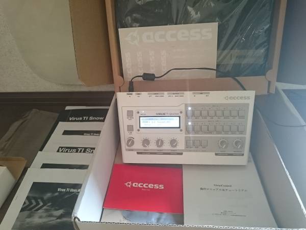 ☆【美品】access Virus TI Snow 音源モジュール 付属品 完動☆