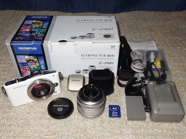 OLYMPUS PEN mini E-PM1 ミラーレスデジタル一眼 使用感あり カメラ