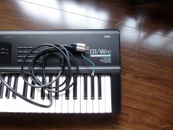 KORG コルグ 01/W FD シンセサイザー 中古