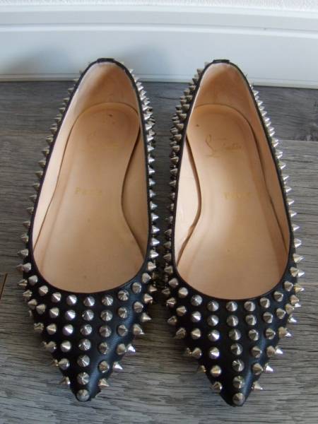 クリスチャンルブタン　スタッズ　フラットシューズ　黒