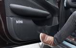 BMW mini ミニ 文字付き F54 F55 F56 R61専用 フロントドアカバー キックマット皮革製