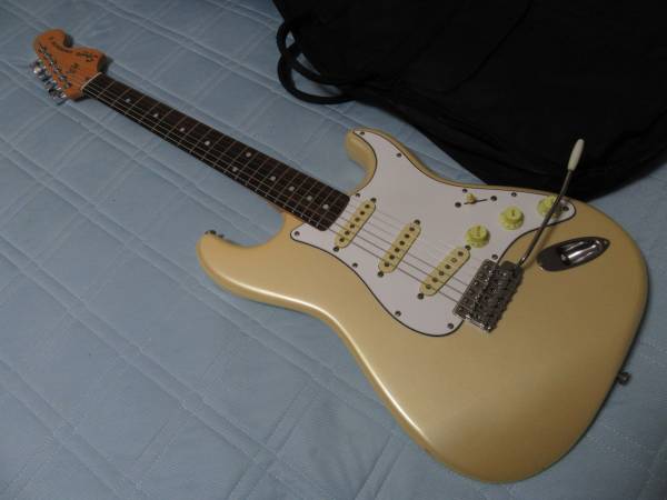 Squier by Fender ストラト CST-55 JVシリアル 83年製(ストラト