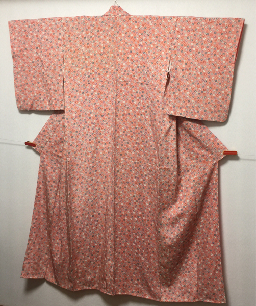 【極美品】舞妓さんご用達 京都「ゐど壽屋」22万 中紅色の桃色の愛らしさ 春の風を感じる小花型染め ロング寸 小紋