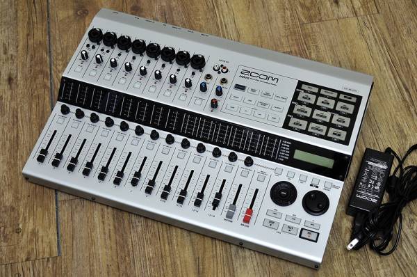 □□□□Roland M-12E ラック型 12チャンネル アナログミキサー 動作品