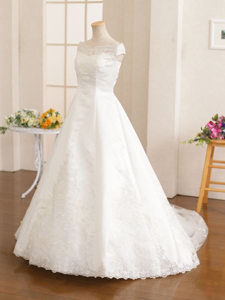 結婚式衣裳！大きいサイズAライン！ウエディングドレス！サイズ15号＝A 