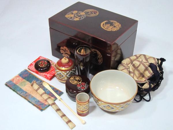 銘々皿 黒 輪島塗 お皿・銘々皿｜京都 -伊勢海老 宝相華 沈金 黒（ほう