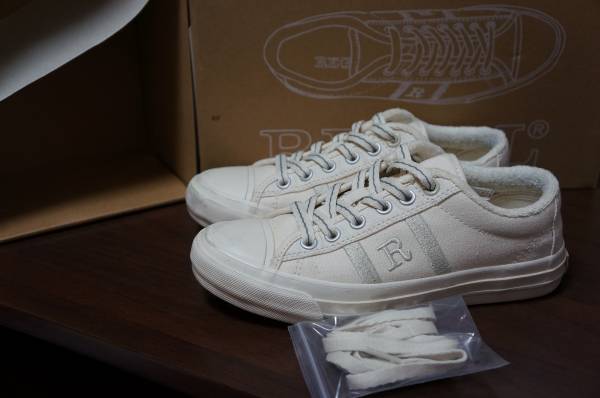 はこBOON送料無料　REGAL　リーガル40周年記念モデルスニーカー22㎝　完売品　美品　オフホワイト　値下げ交渉