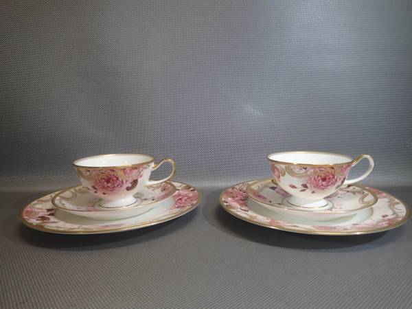 ★032711 未使用 NARUMI ナルミ　カップ&ソーサー　皿★