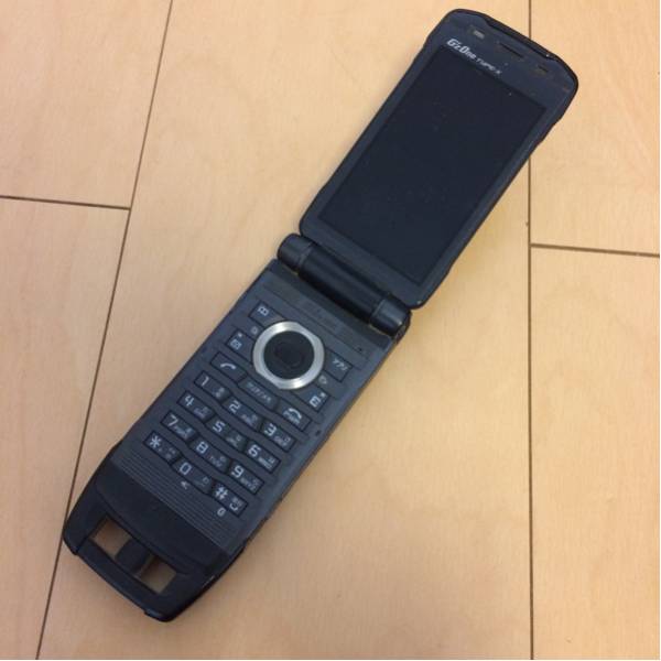 ☆au☆CAY01(ブラック）☆ma4158