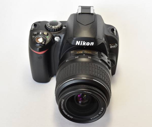 ニコン Nikon D40レンズキット（AF-S DX Zoom-Nikkor 18-55mm f/3.5