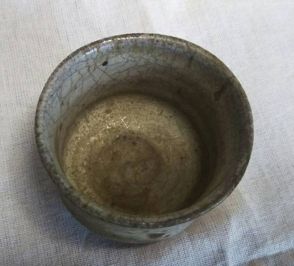 斑唐津立ちぐい呑み(筒盃)(江戸初期) 骨董○古唐津 ⁄ 斑 斑唐津立ちぐい呑み(筒盃)(江戸初期) 骨董○古唐津 ⁄ 斑