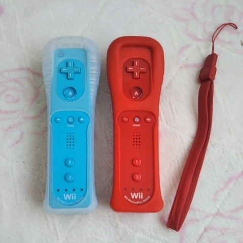 Wii　リモコン　２本セット　赤　青　wii 任天堂　ブルー　レッド　Nintendo