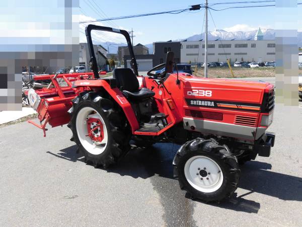 綺麗 シバウラ D238 トラクター パワステ 4WD 23馬力 鉄輪付 ヤンマー 