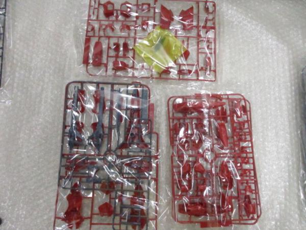 未組立 バンダイ MG ニュータイプ専用モビルスーツ MSN-06S シナンジュ