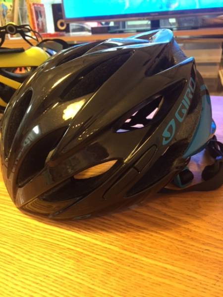 GIRO　ジロ　ヘルメット　Savant　サバント　中古　ブラック×ブルー　インナー交換用パッドクリーニング済み　JCF公認