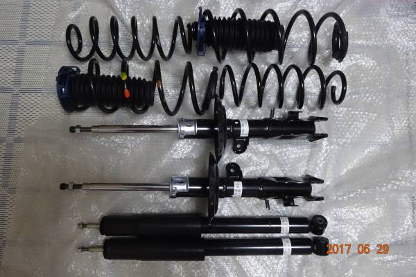 フリード GB7 純正 サス ショック セット 納車外し