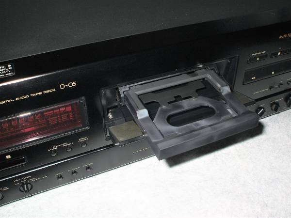 □DATデッキ □ DATデッキ PIONEER D-05 （美品、整備済、取扱い説明書