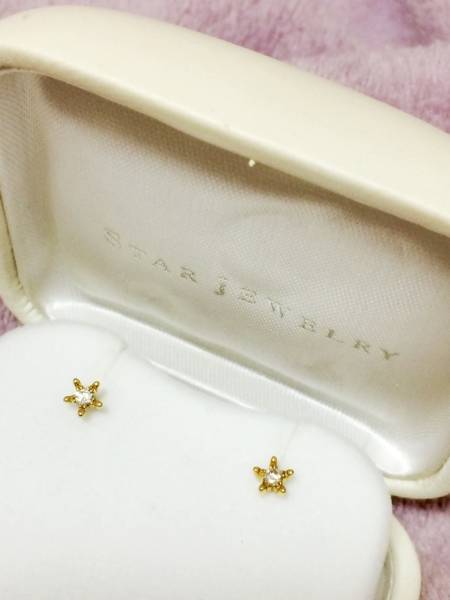 ★　スタージュエリー　K18 ダイヤモンド　0.1ct　星　スター　ピアス　ミル打ち　ギャランティーカード　ボックス付き　★