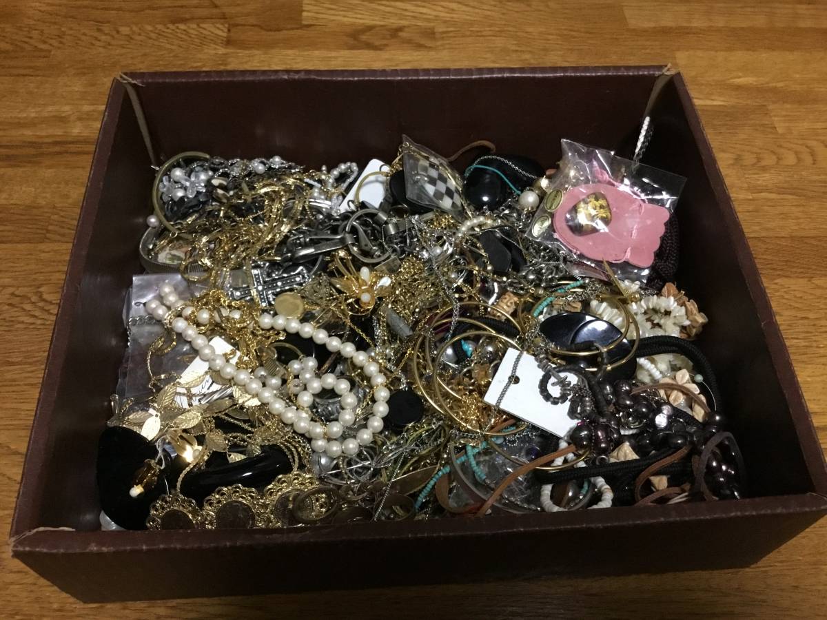 ジャンクアクセサリー大量約3.5㎏まとめて！