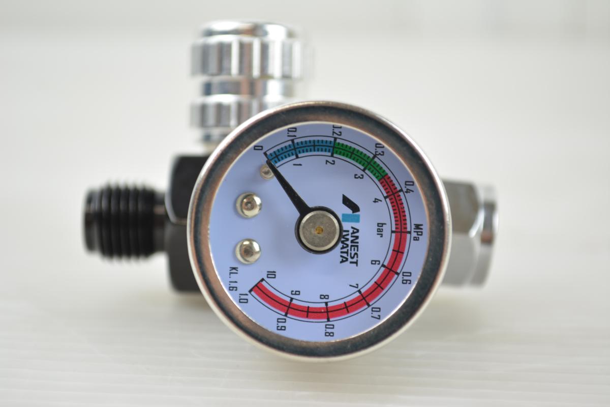 未使用 アネスト岩田 AIR REGULATOR 手元圧力計 エアーレギュレーター 02479A1