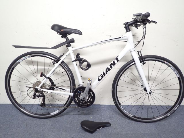 良品 Giant ジャイアント クロスバイク ESCAPE RX3 2013年モデル Mサイズ ★ 4F185-1