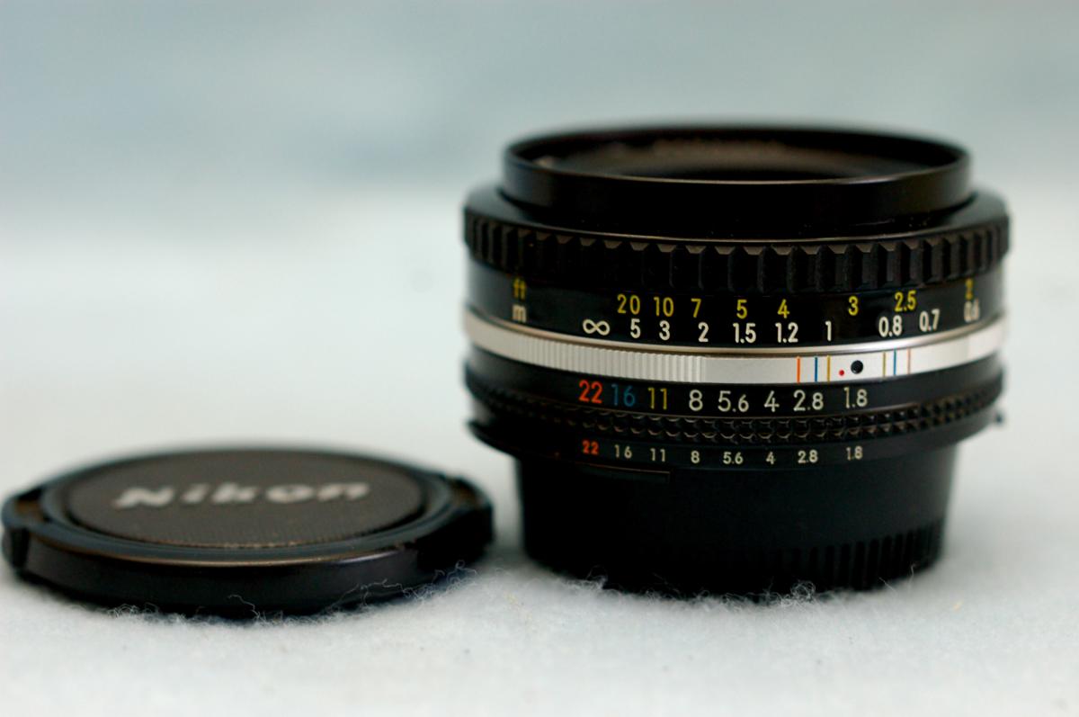 Nikon ニコン NIKKOR 50mm 1:1.8 薄型 高級単焦点レンズ Nikon ニコン 純正 NIKKOR 50mm 薄型 単焦点レンズ 1:1.8 希少・綺麗