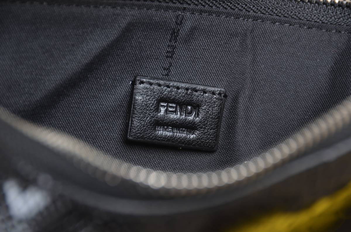 フェンディ FENDI クラッチバッグ モンスター ポーチ 黒 メタル(ポーチ 