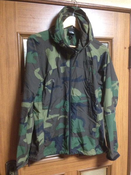 商品】 ノースフェイス ナイロンジャケット Mサイズ 【色】迷彩柄