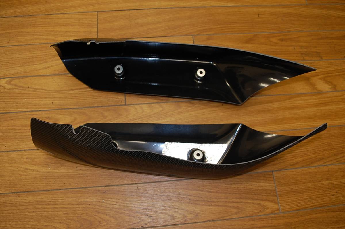 YAMAHA YZF-R1 (45B)用カーボンマフラーカバーワイズギア製中古傷つき格安！
