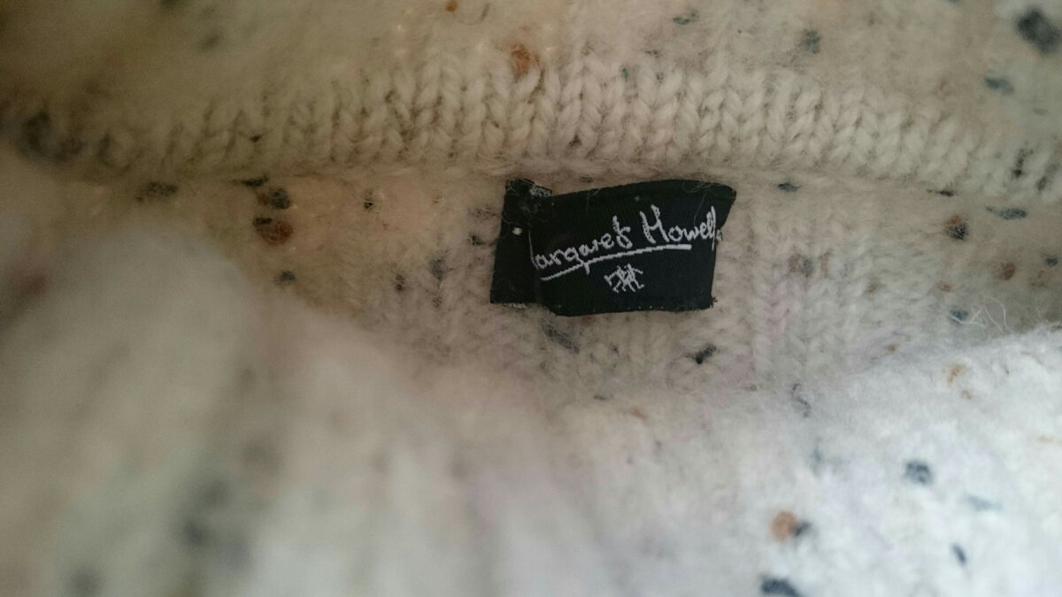 ☆マーガレット ハウエル　スコットランド製　あったかタートルセーター