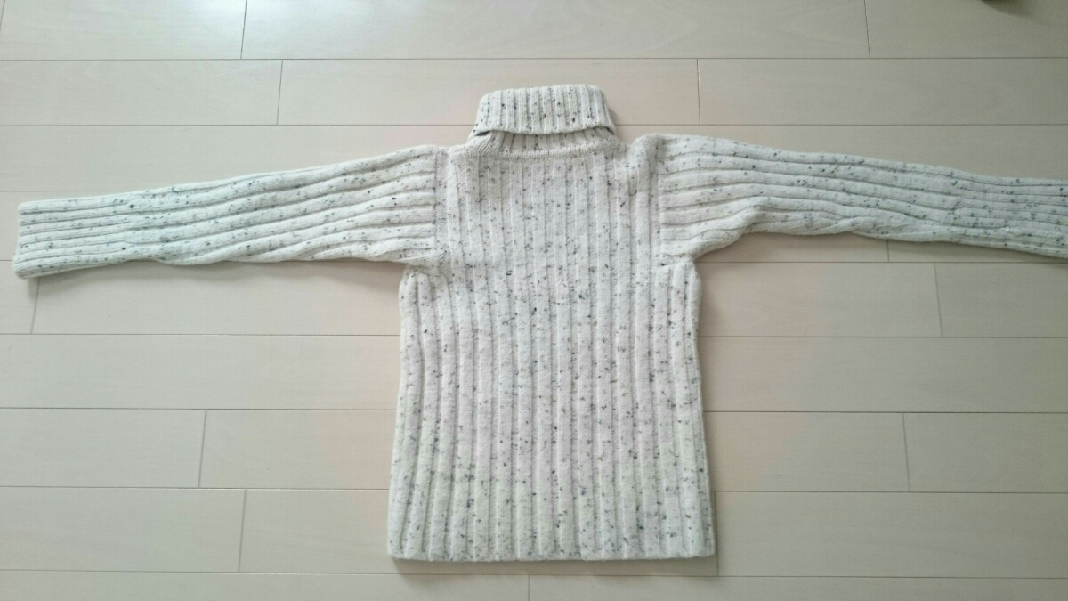 ☆マーガレット ハウエル　スコットランド製　あったかタートルセーター