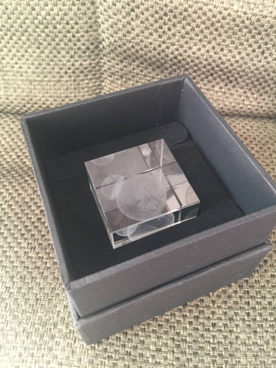 激レア 非売品 スターウォーズBB8の3Dクリスタルペーパーウェイト_1