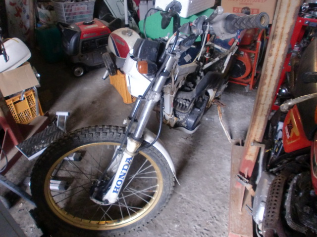 TLM２００書類あり、部品取り欠品多数