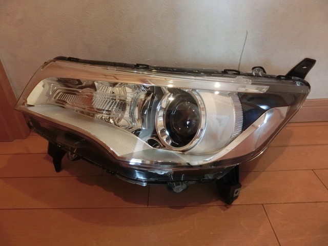 ☆純正☆美品☆ASSY☆ B21W デイズ ハイウェイスター 左HIDヘッドライト DAYZ STANLEY　W1048　バラスト付き