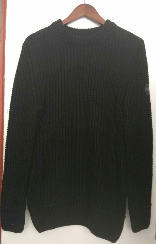 試着のみ　CANADA GOOSE　カナダグース　セーター　M　ブラック