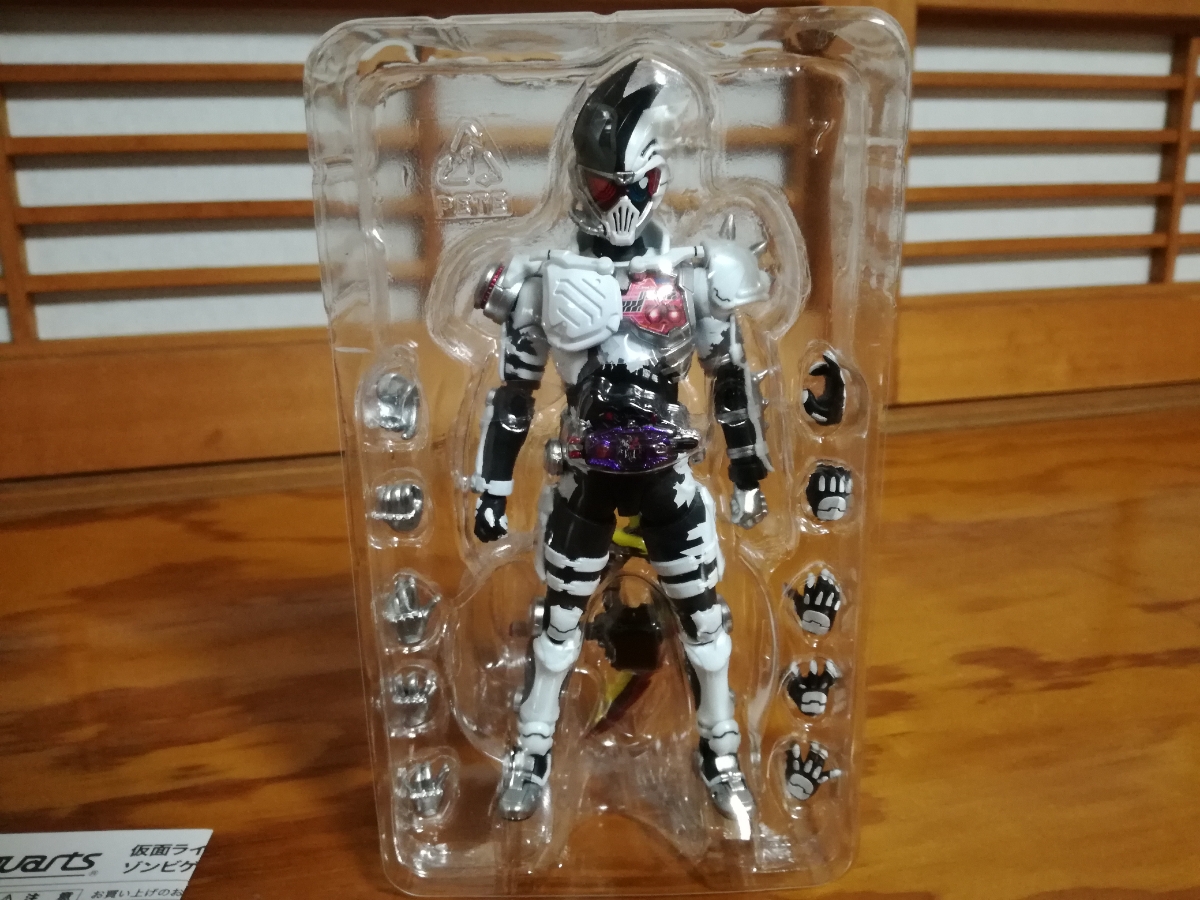 中古 仮面ライダーゲンム ゾンビゲーマー SHフィギュアーツ