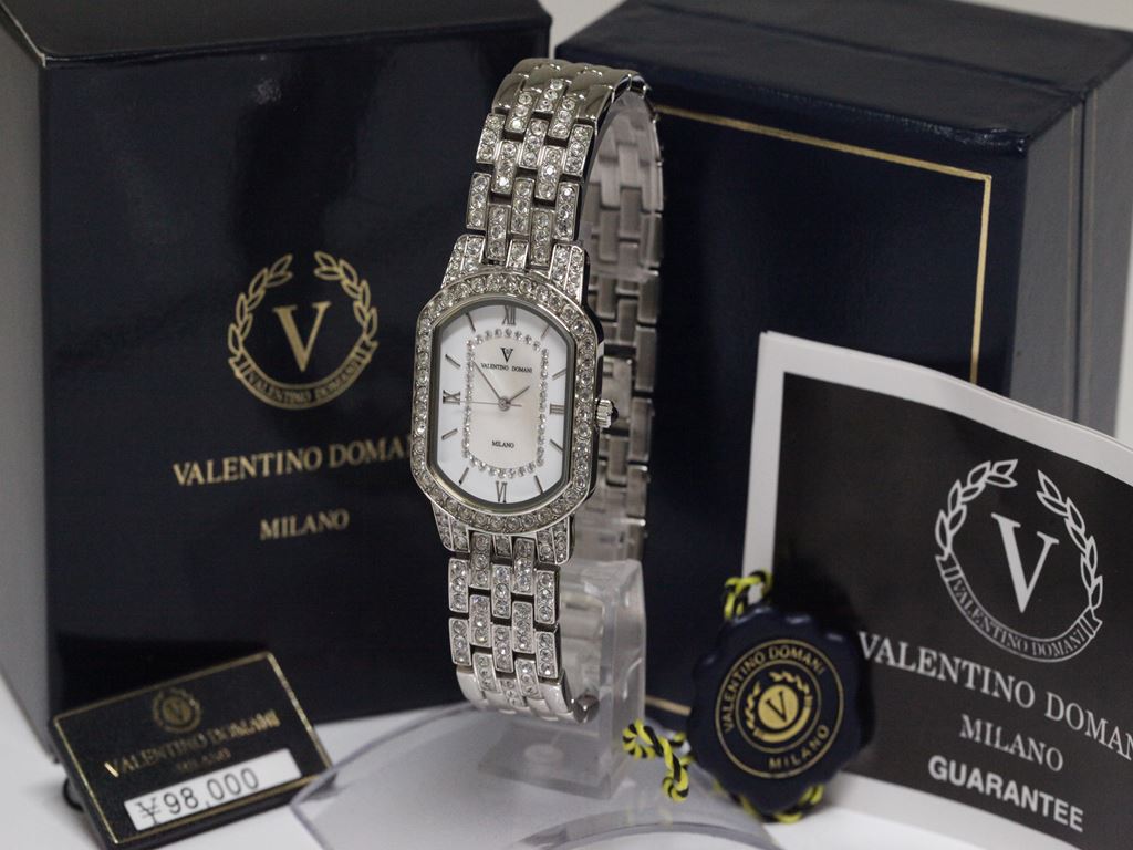 【稼働】VALENTINO DOMANI シェル文字盤 12P ダイヤ 腕時計 DOMANI 腕時計 シェル文字盤 稼働VALENTINO 12P ダイヤ バレンチノ