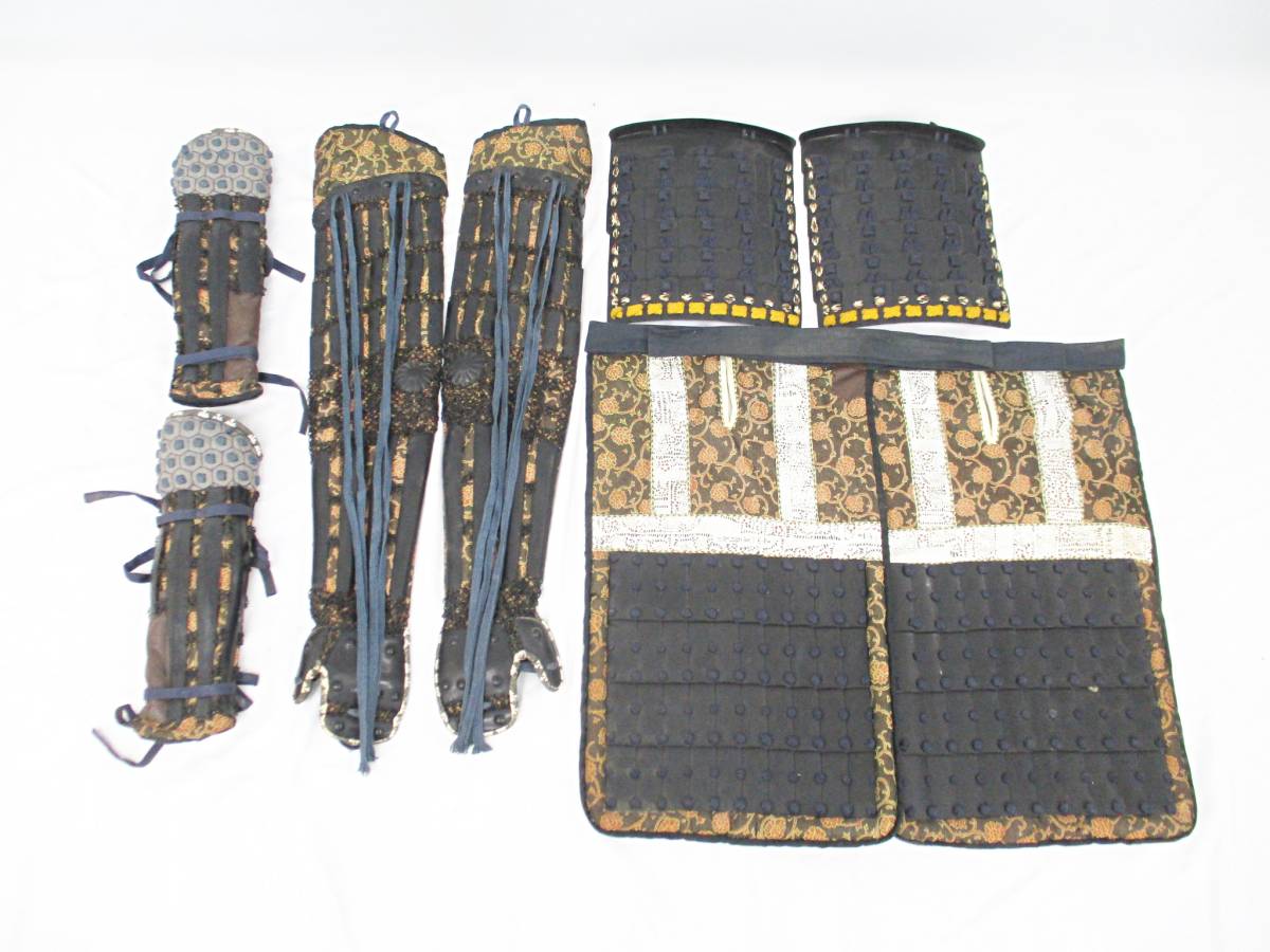 ●新品　手作り ●着用 ●等身大甲冑一式フルセット（甲冑 前立 鎧立 鎧櫃） 甲冑 等身大 鎧 兜 鎧兜 鎧立付 武具 緋縅 黒胴当世素掛