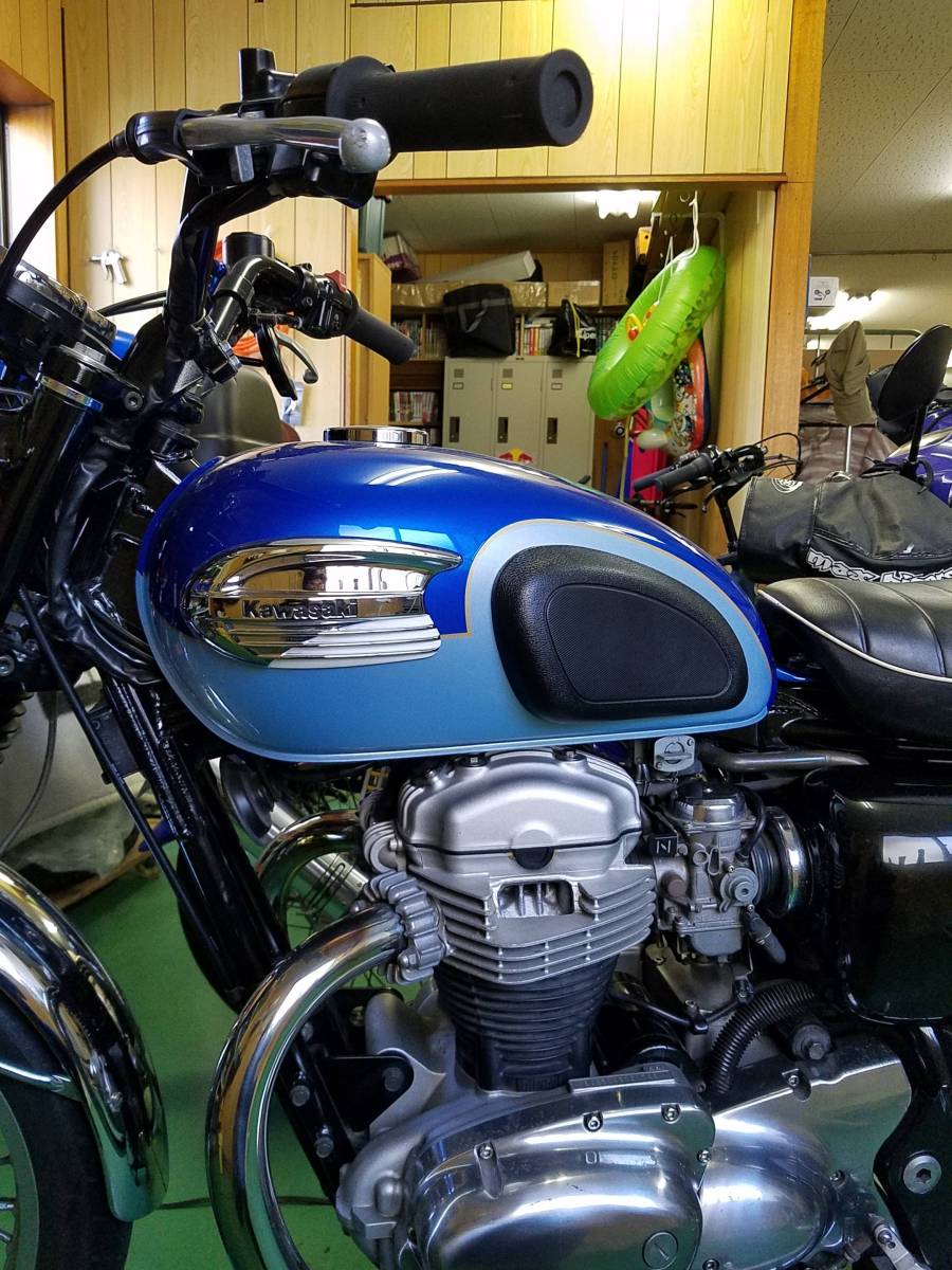 W650純正タンク キャンディライトニングブルー×パールグレシアンブルー W650純正タンク キャンディライトニングブルー×パールグレシアンブルー