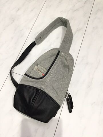 HOT，得価 DIESEL ワンショルダースウェットボディバッグ ディーゼル(かばん、バッグ)｜売買されたオークション情報、yahooの商品情報をアーカイブ公開 - オークファン かばん、バッグ