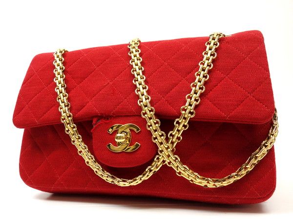 シャネル  マトラッセ二枚蓋バック CHANEL/シャネル】マトラッセ ダブルフラップ チェーンショルダー